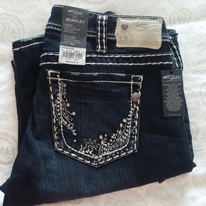 Brand New with tags Silver Jeans!! Size 31x32